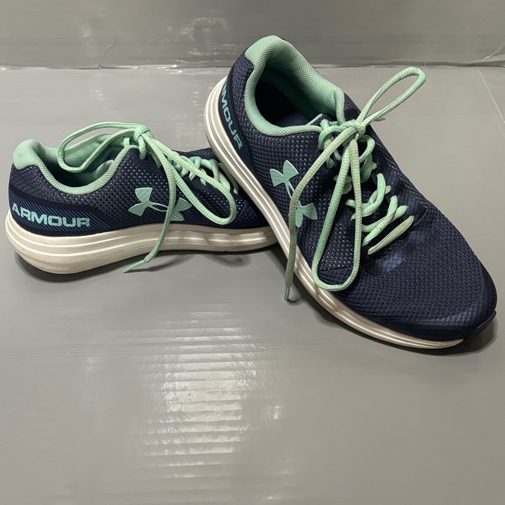 💰💰 Under Armour Youth Sneakers - Picture 6 of 6